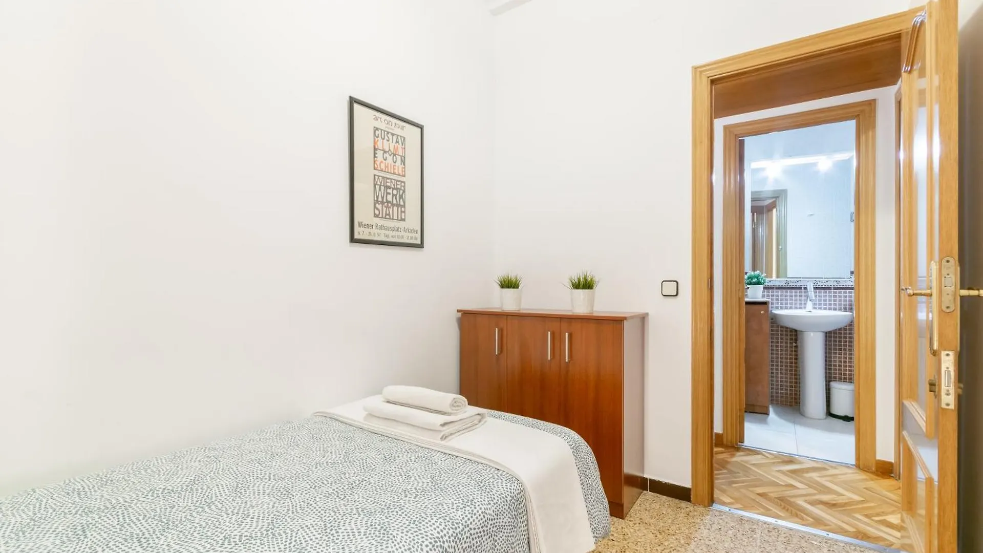 Confort Barcelona Rentals 0*,